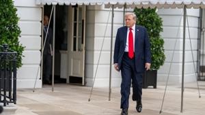 Trump losing ground on economy, poll finds