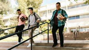 Illinois Quick Hits: Illinois House approves student cell phone ban