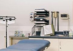 Georgia doctors face scrutiny as they cozy up to injury lawyers