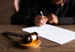Illinois quick hits: Lawsuit filed over drunk driving deal involving noncitizen