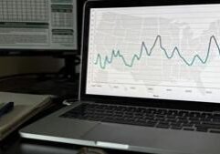 Illinois quick hits: WARN report layoffs total 1,689; Powerball winners in Rochelle and Colona